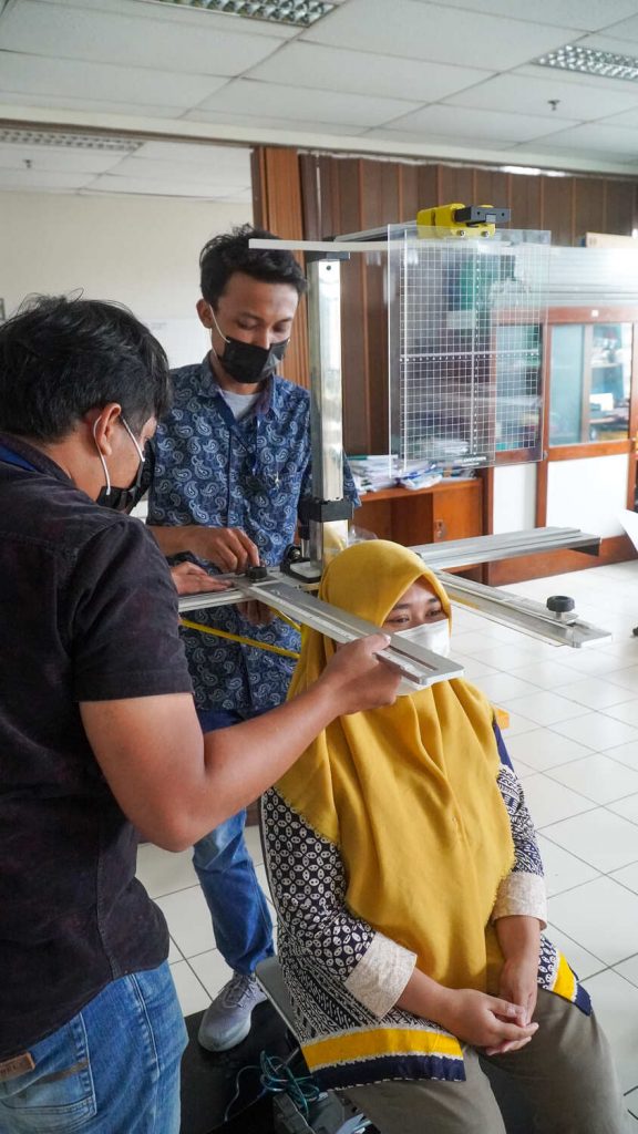 cara penerapan kursi antropometri dalam pengambilan ukuran pada laboratorium teknik industri